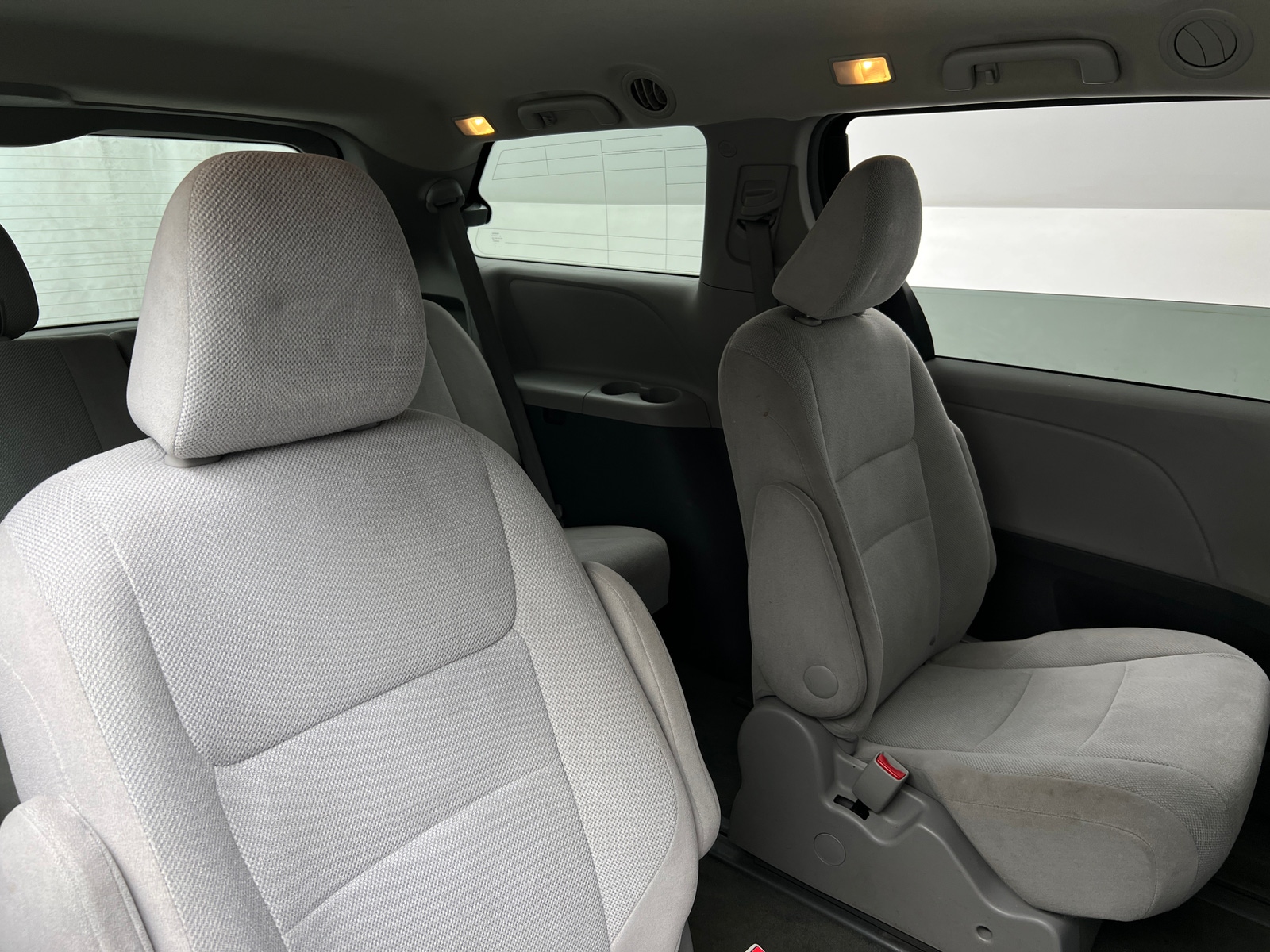 Thumbnail: 2015 Toyota Sienna - 6