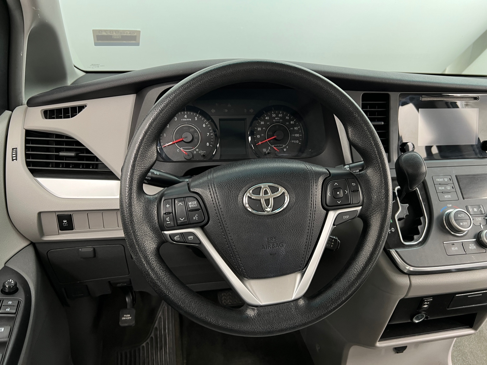 Thumbnail: 2015 Toyota Sienna - 5
