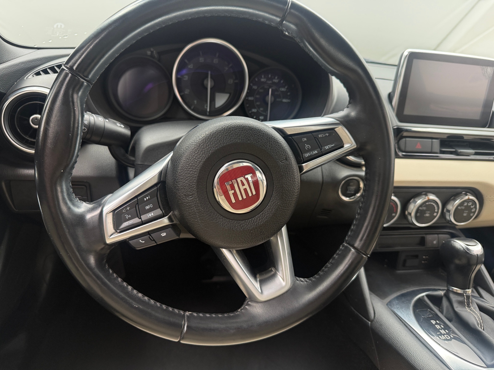 Thumbnail: 2018 Fiat 124 Spider - 4