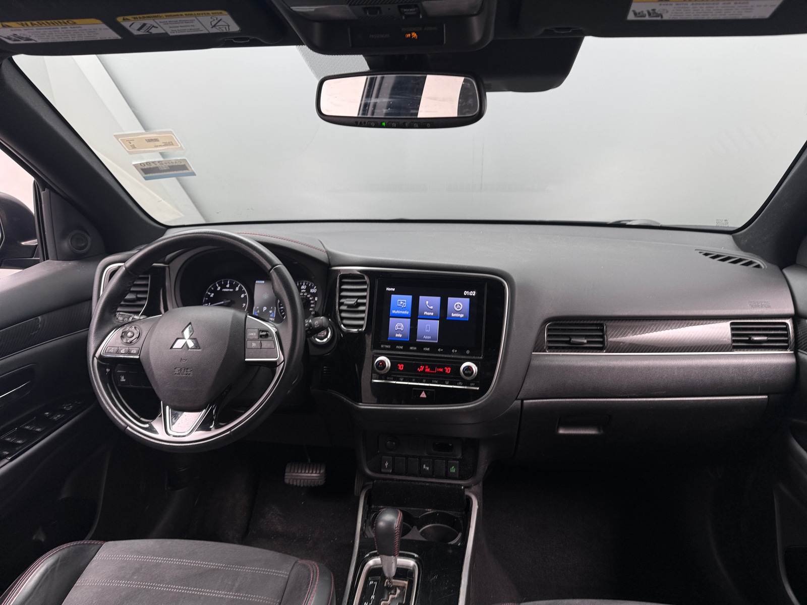 Thumbnail: 2020 Mitsubishi Outlander - 3