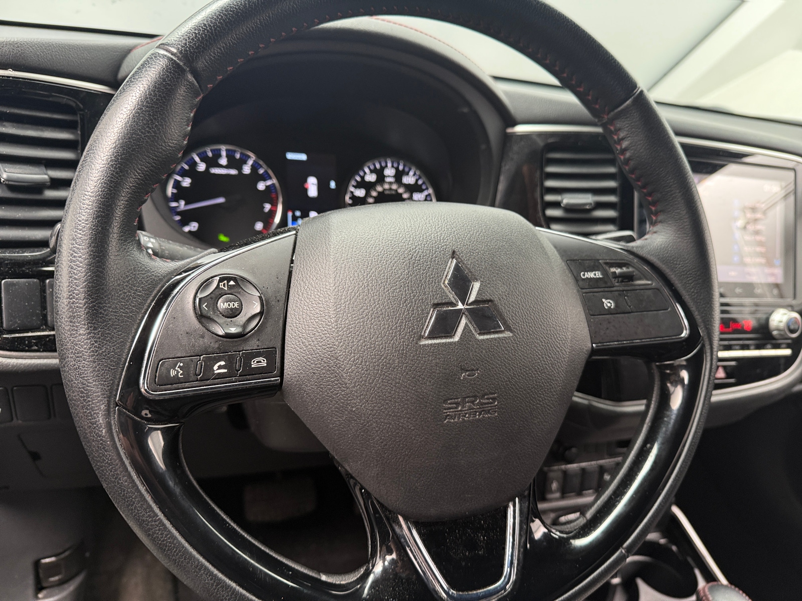 Thumbnail: 2020 Mitsubishi Outlander - 5