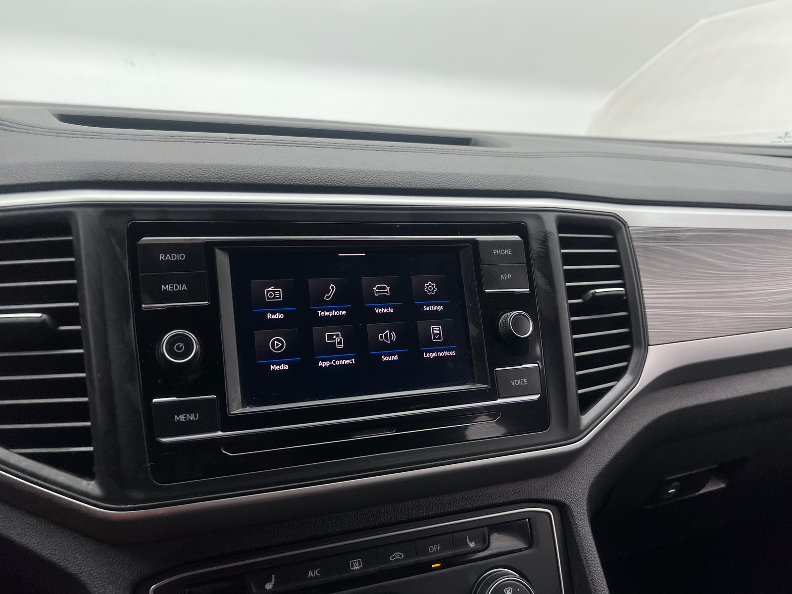 Thumbnail: 2022 Volkswagen Atlas - 3