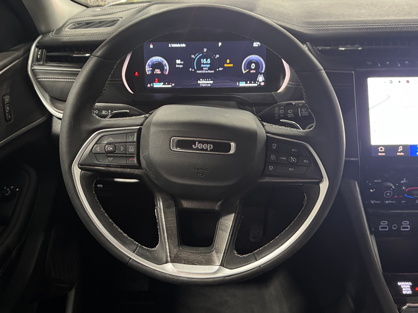 Thumbnail: 2023 Jeep Grand Cherokee L - 4