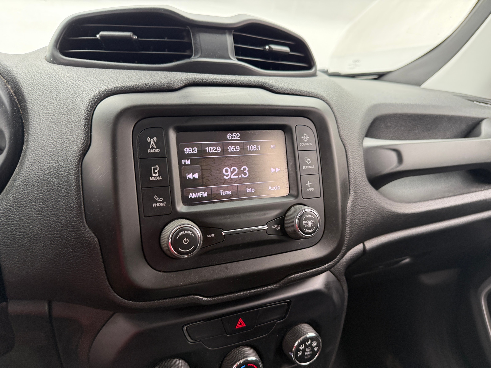 Thumbnail: 2020 Jeep Renegade - 4
