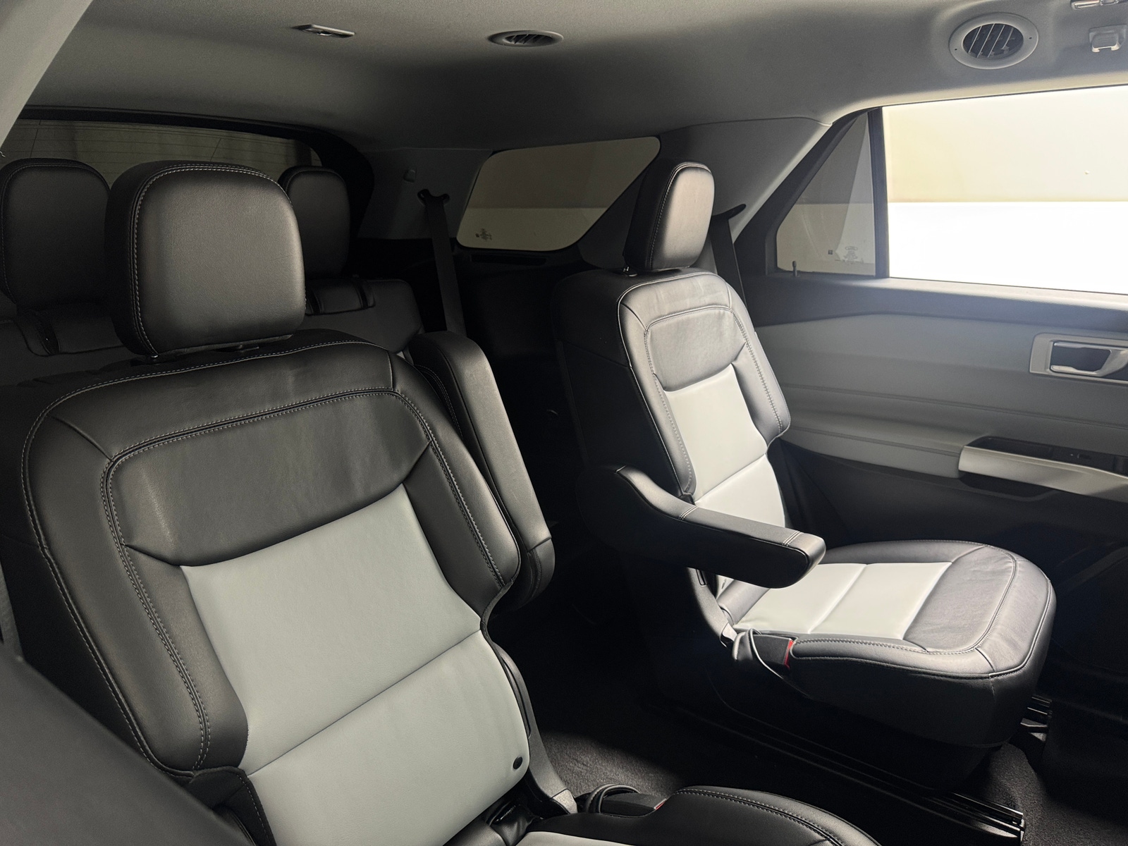 Thumbnail: 2023 Ford Explorer - 5