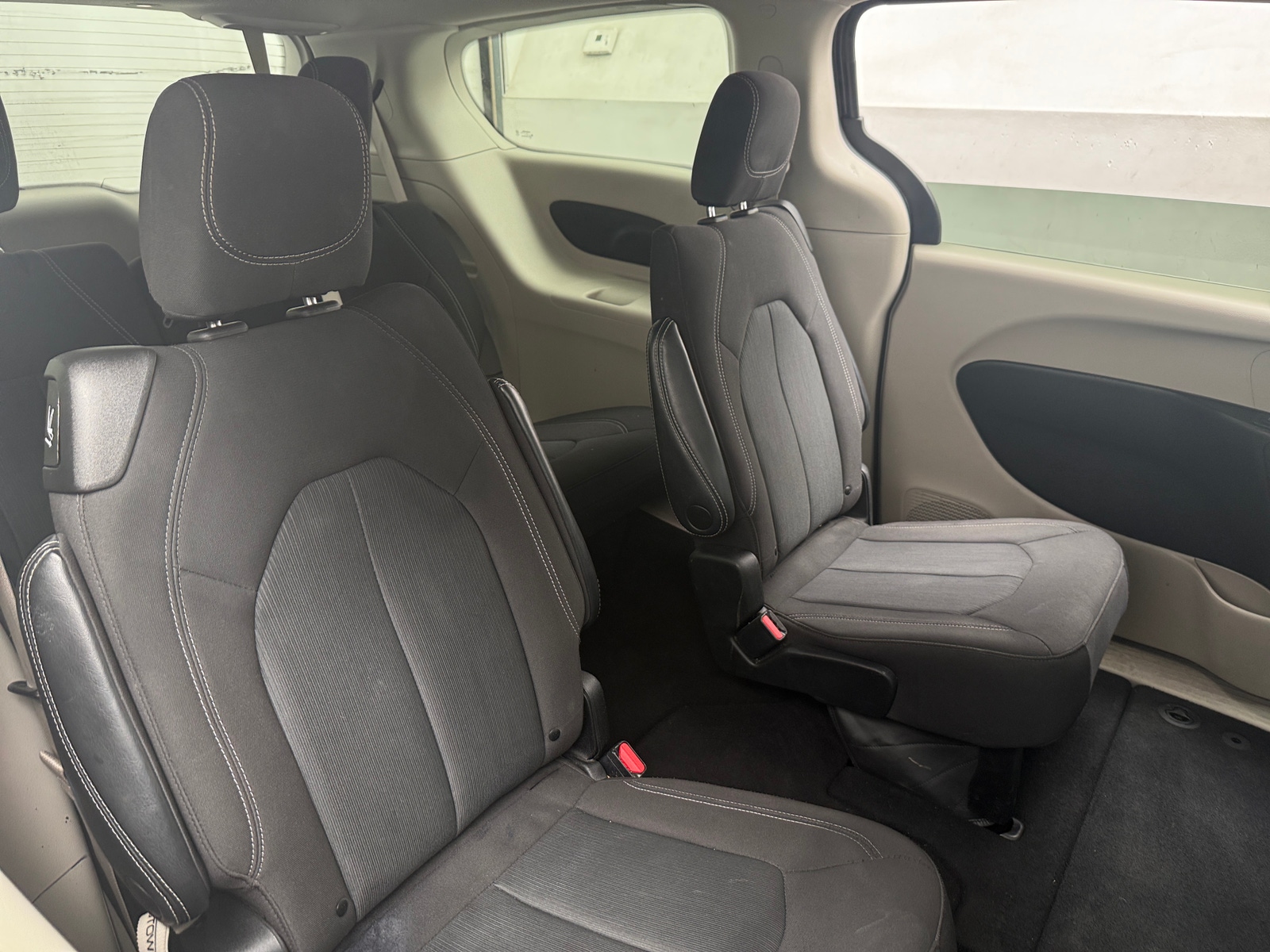 Thumbnail: 2023 Chrysler Voyager - 6
