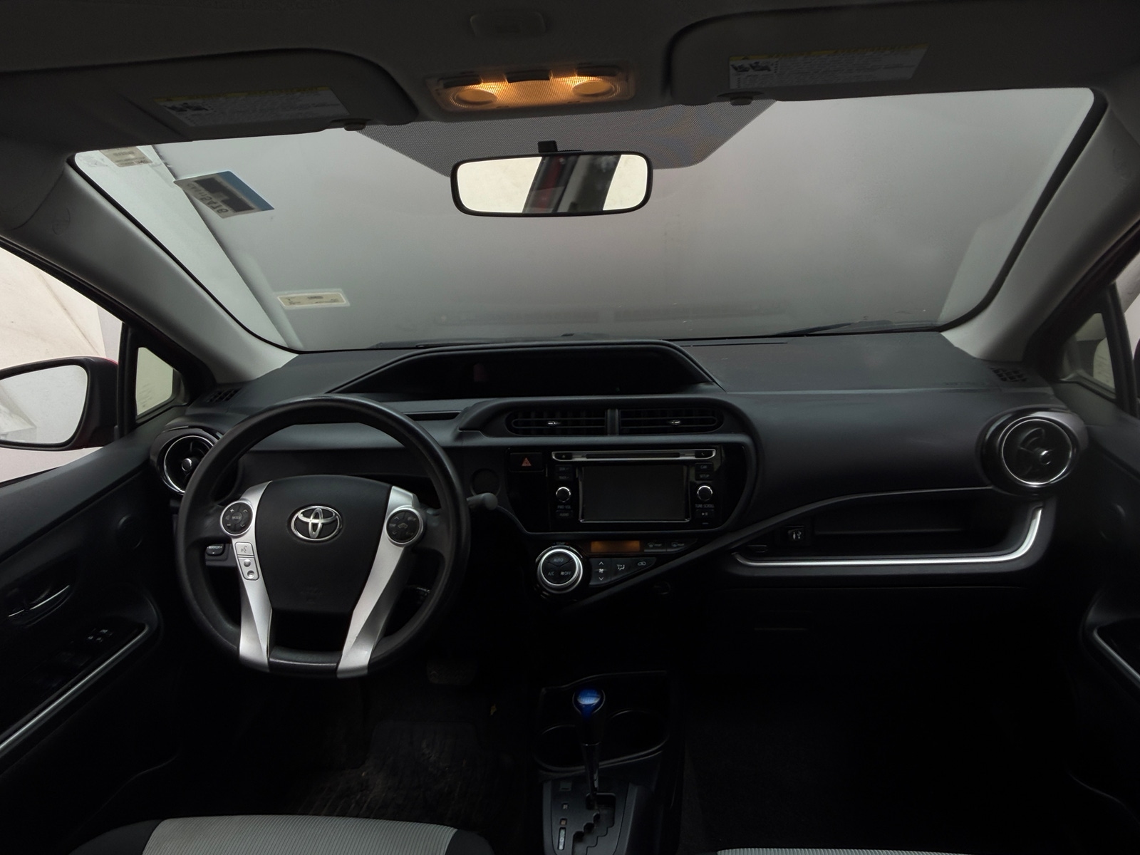 Thumbnail: 2015 Toyota Prius c - 3