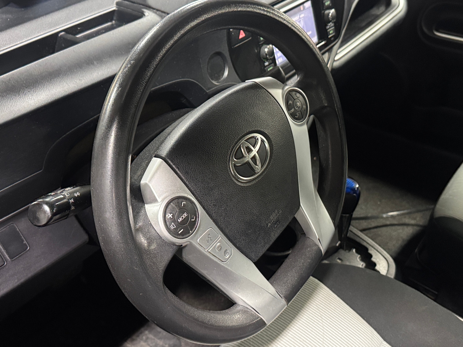 Thumbnail: 2015 Toyota Prius c - 5