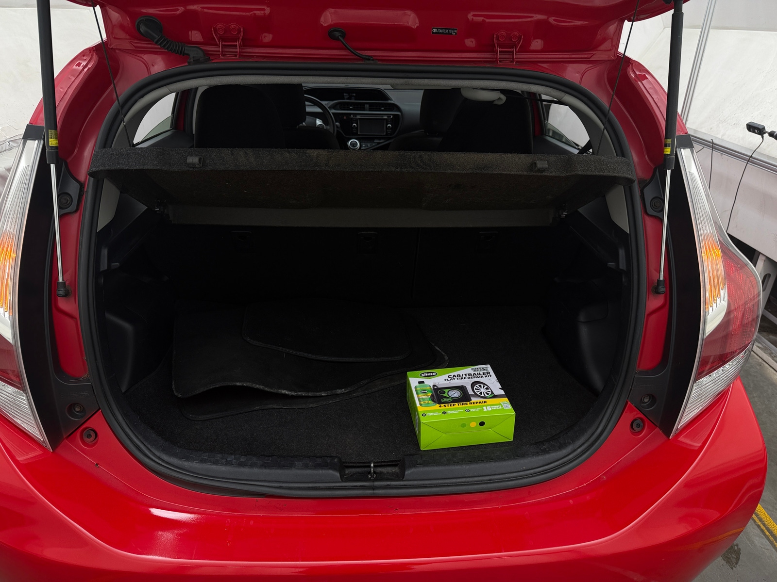 Thumbnail: 2015 Toyota Prius c - 7