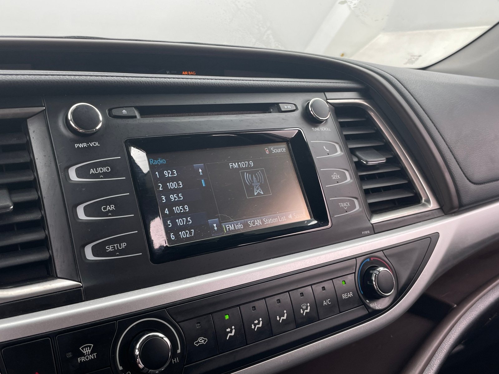 Thumbnail: 2019 Toyota Highlander - 4
