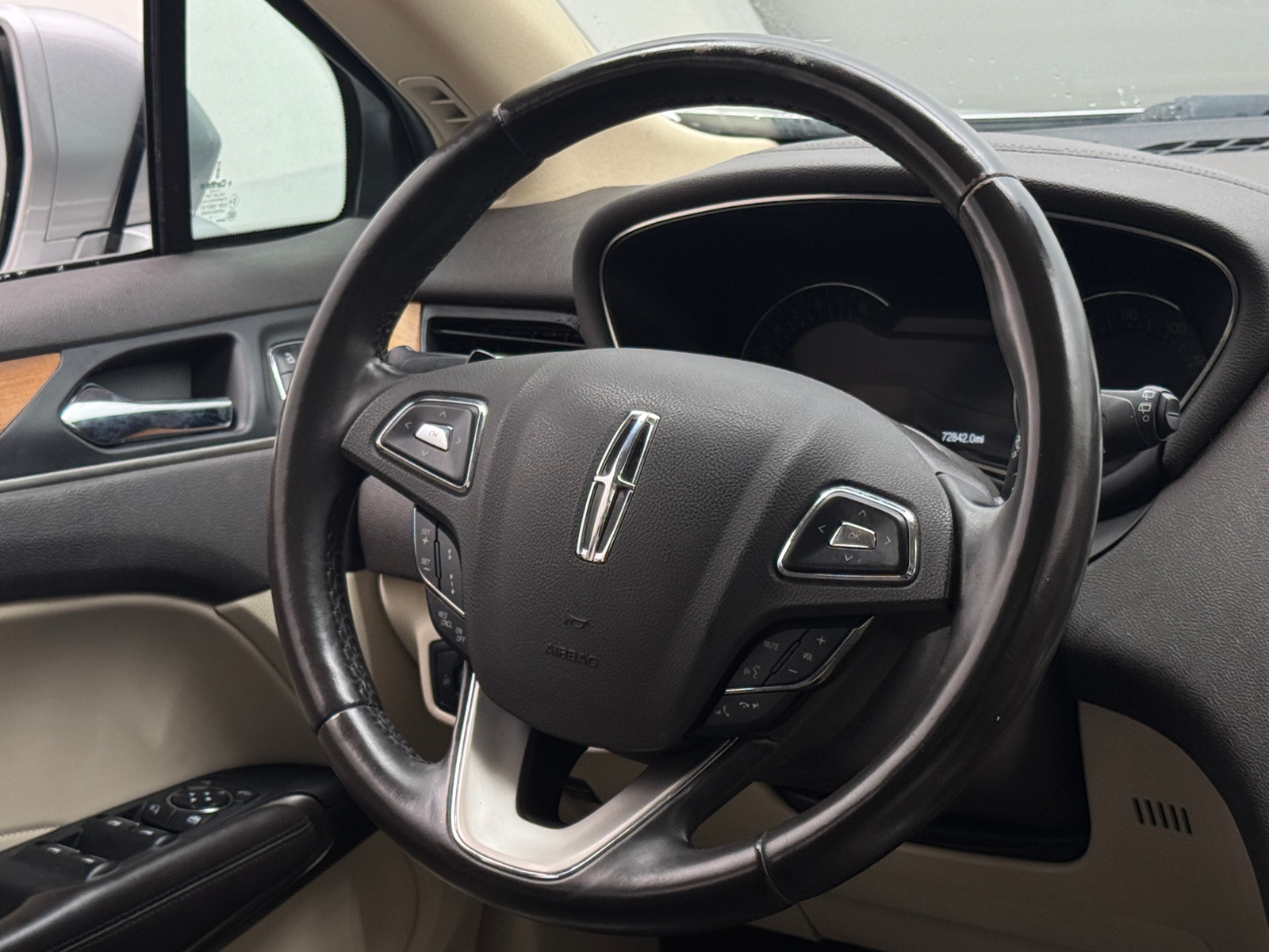 Thumbnail: 2015 Lincoln MKC - 4