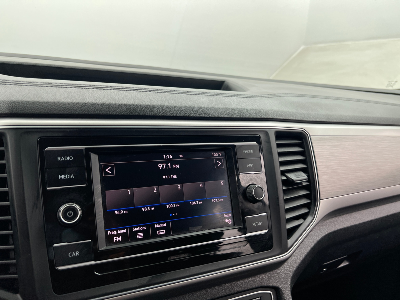 Thumbnail: 2018 Volkswagen Atlas - 4