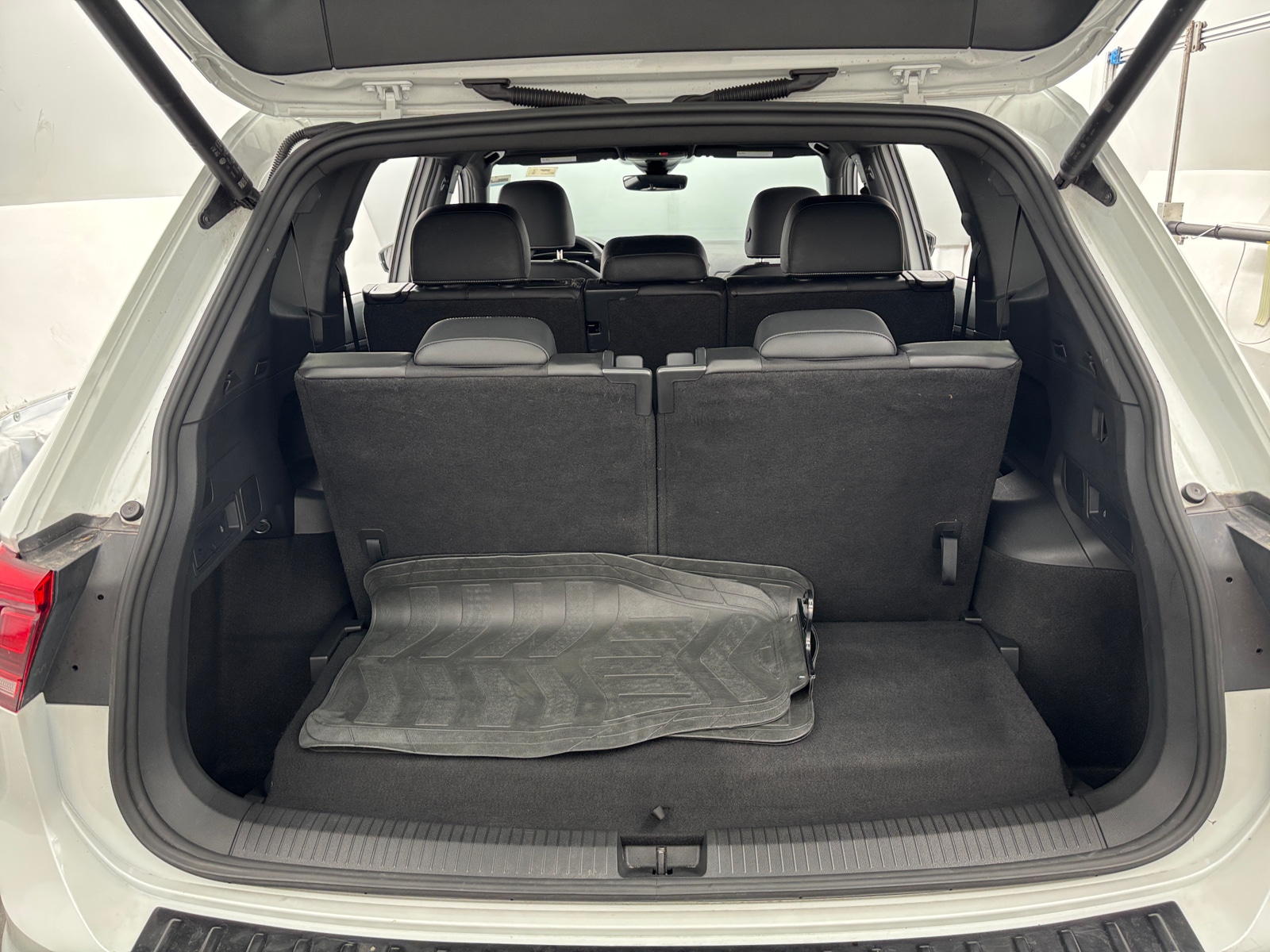 Thumbnail: 2024 Volkswagen Tiguan - 6