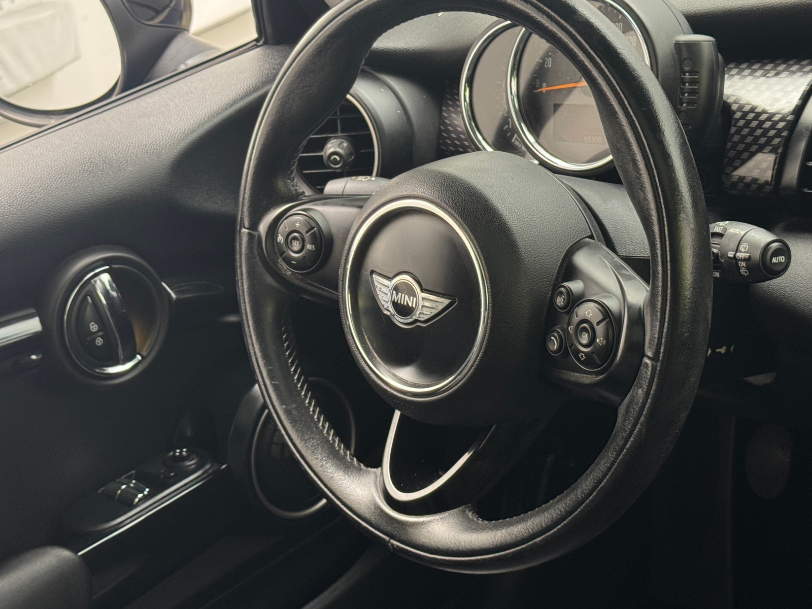 Thumbnail: 2015 MINI Cooper Hardtop - 5