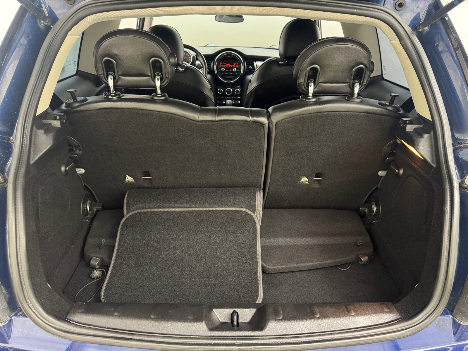 Thumbnail: 2015 MINI Cooper Hardtop - 7