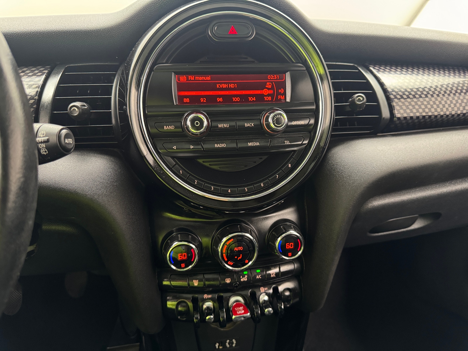 Thumbnail: 2015 MINI Cooper Hardtop - 4