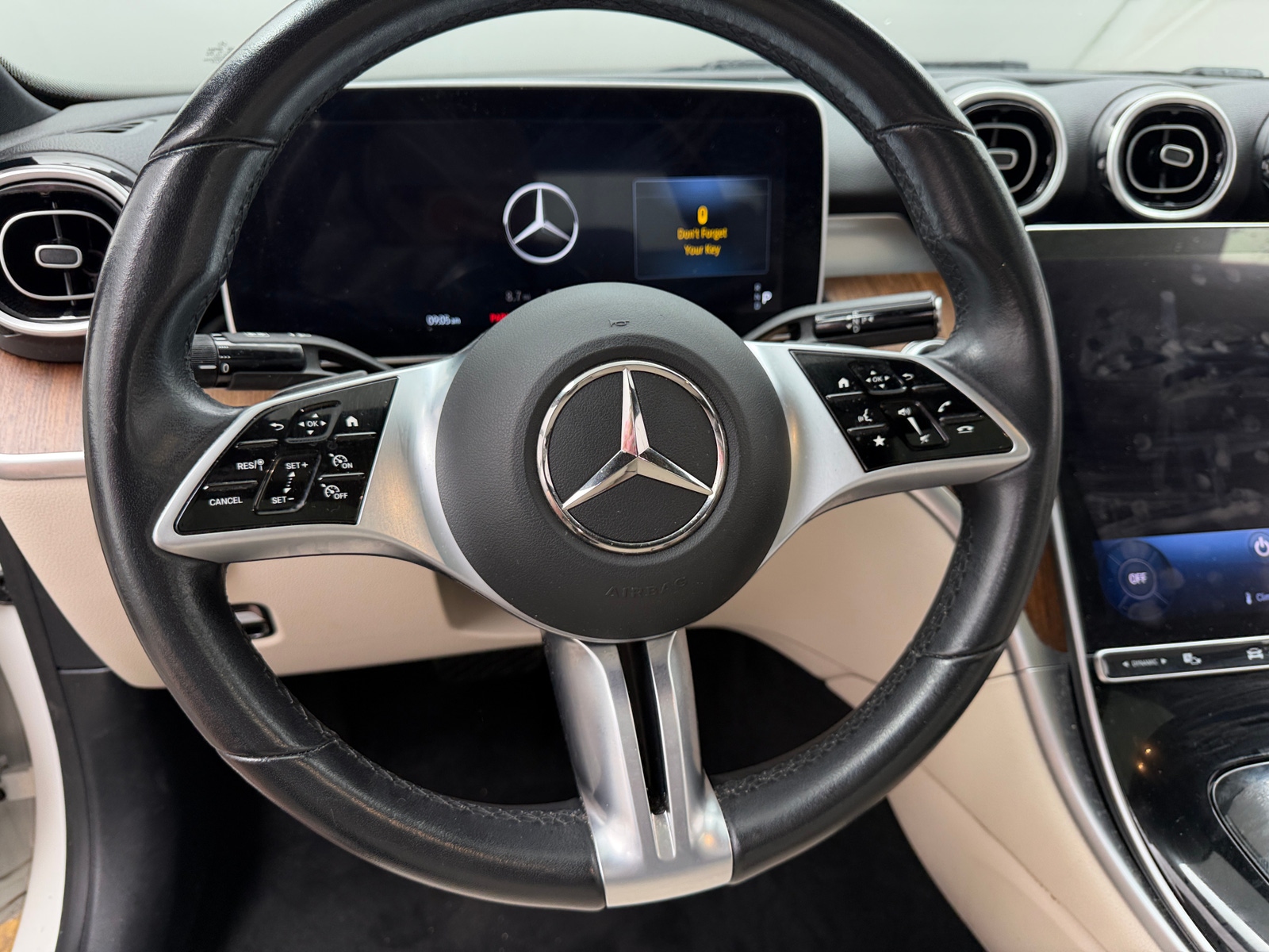 Thumbnail: 2024 Mercedes-Benz C-Class - 4