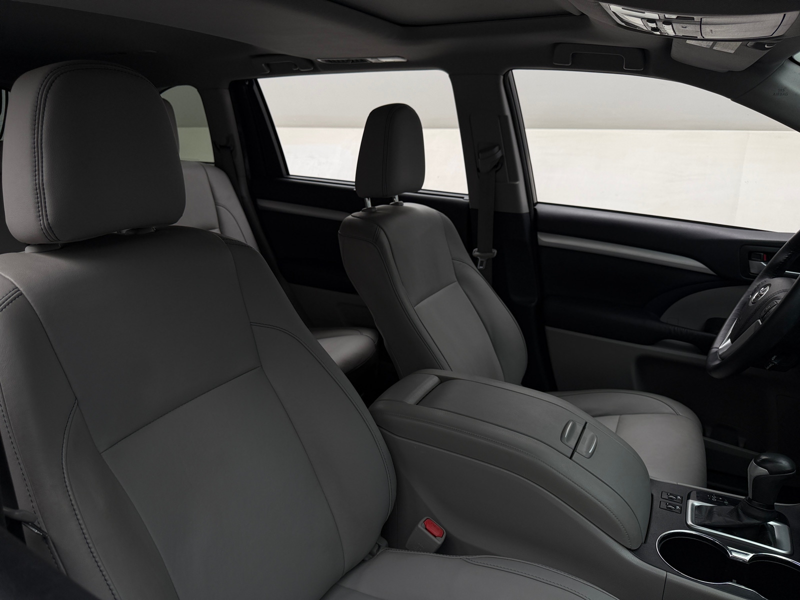 Thumbnail: 2015 Toyota Highlander - 2