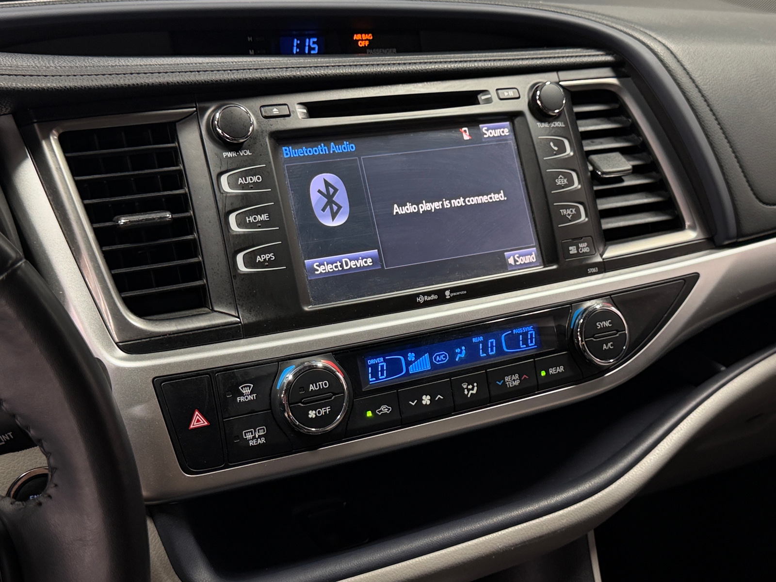Thumbnail: 2015 Toyota Highlander - 4