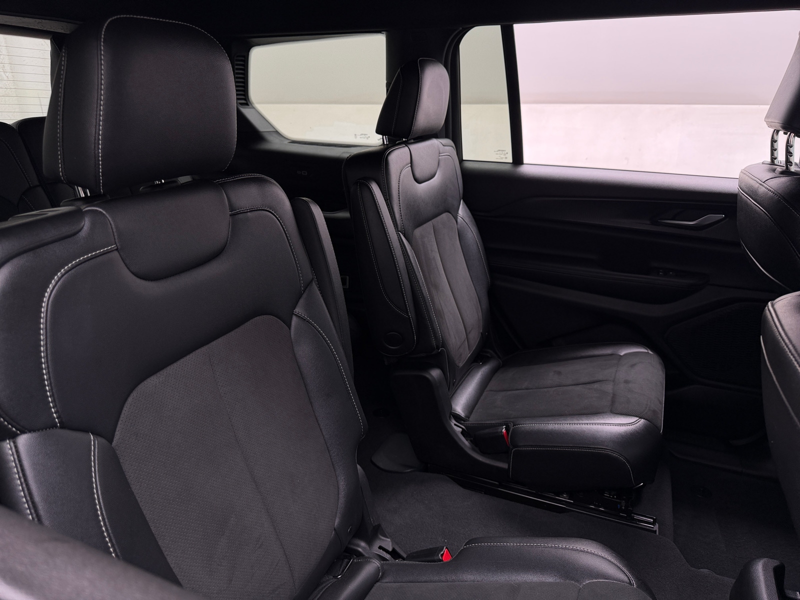 Thumbnail: 2024 Jeep Grand Cherokee L - 5