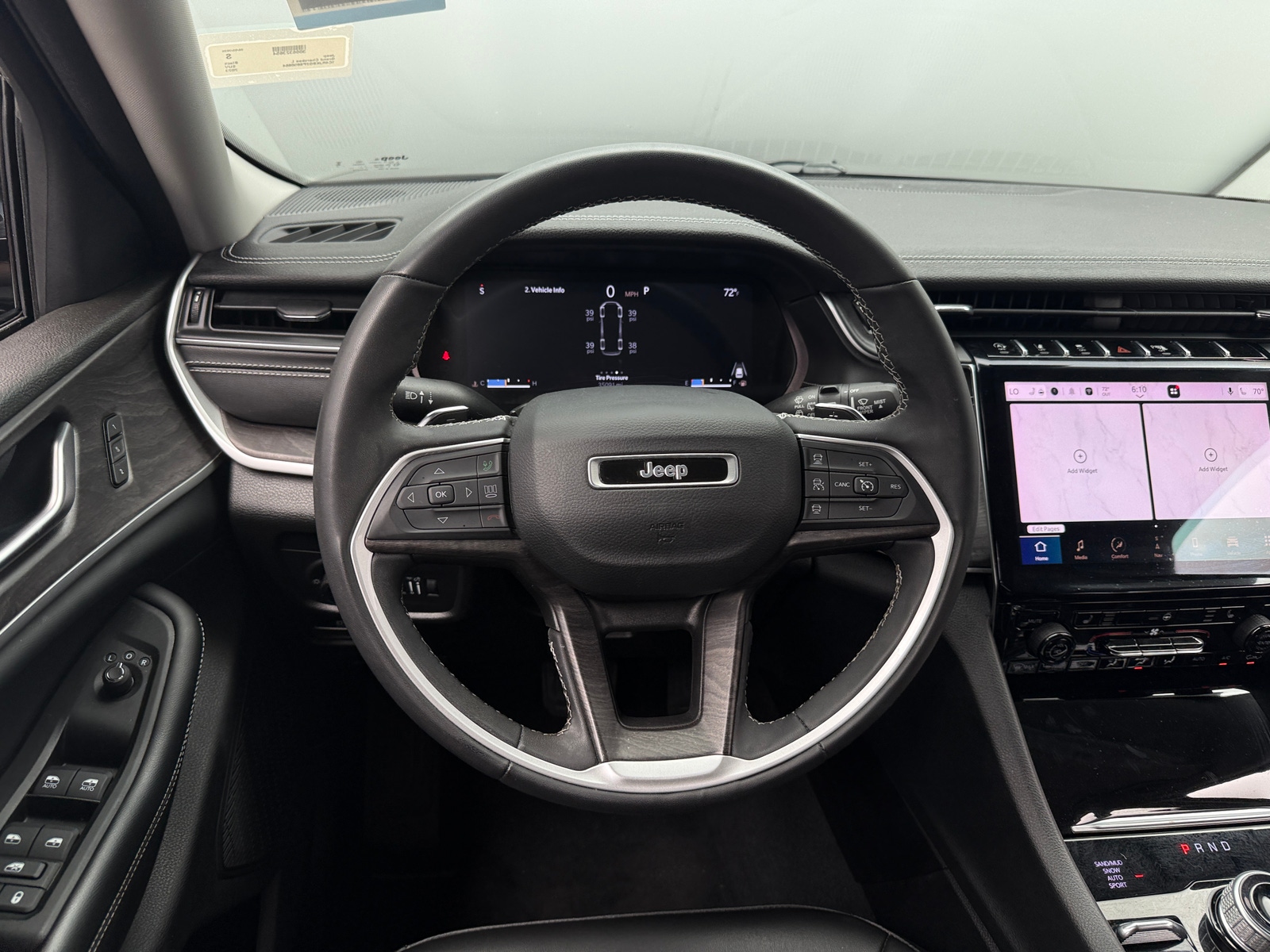 Thumbnail: 2023 Jeep Grand Cherokee L - 4