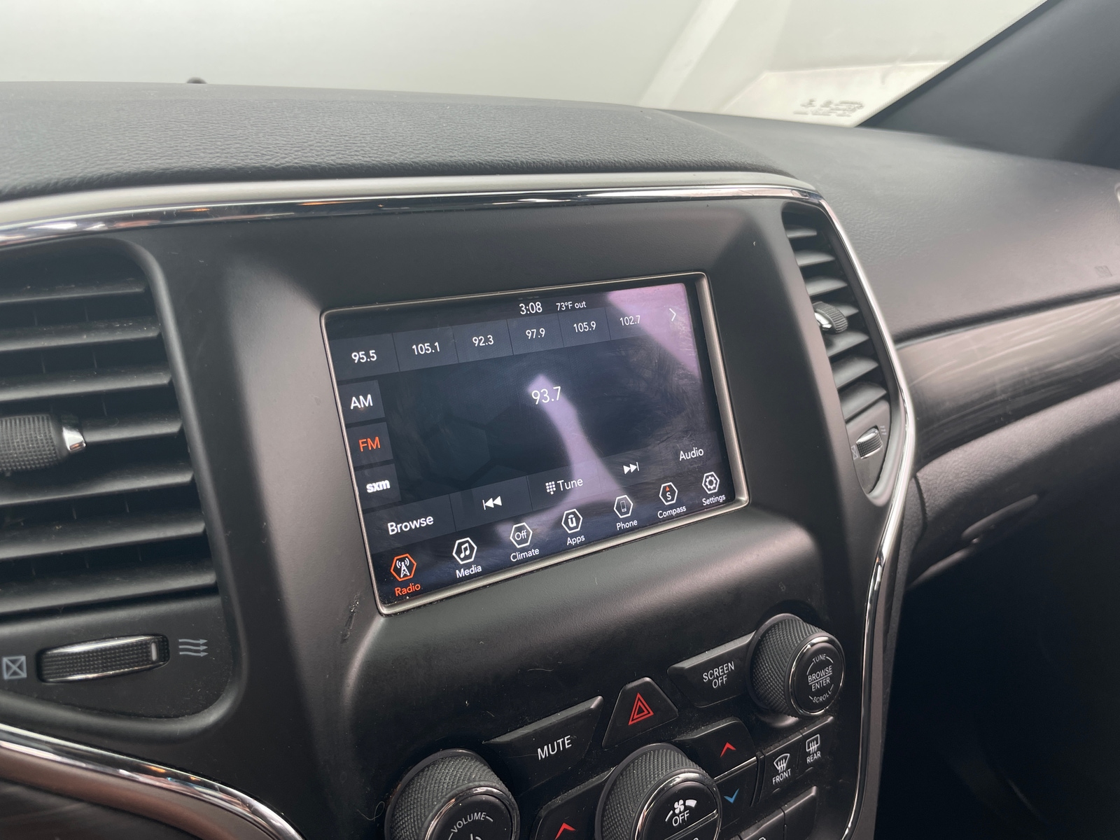 Thumbnail: 2019 Jeep Grand Cherokee - 4