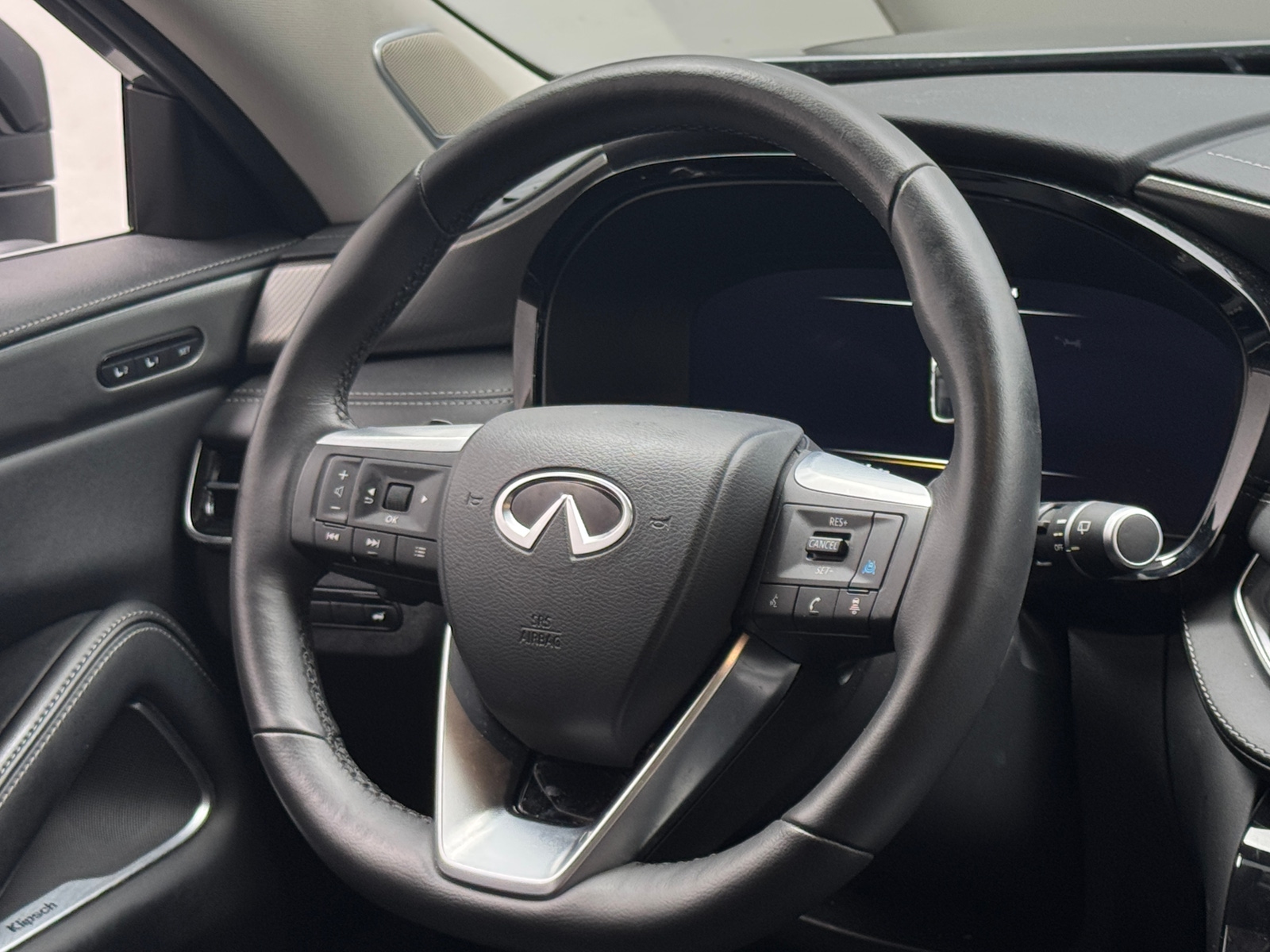Thumbnail: 2026 INFINITI QX60 - 4