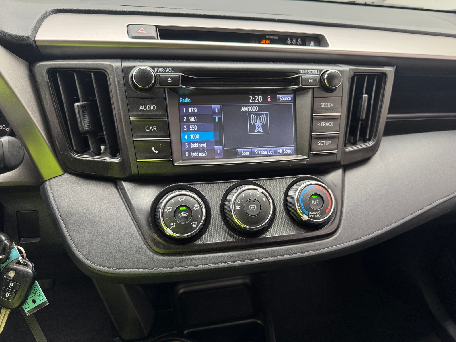 Thumbnail: 2017 Toyota RAV4 - 4