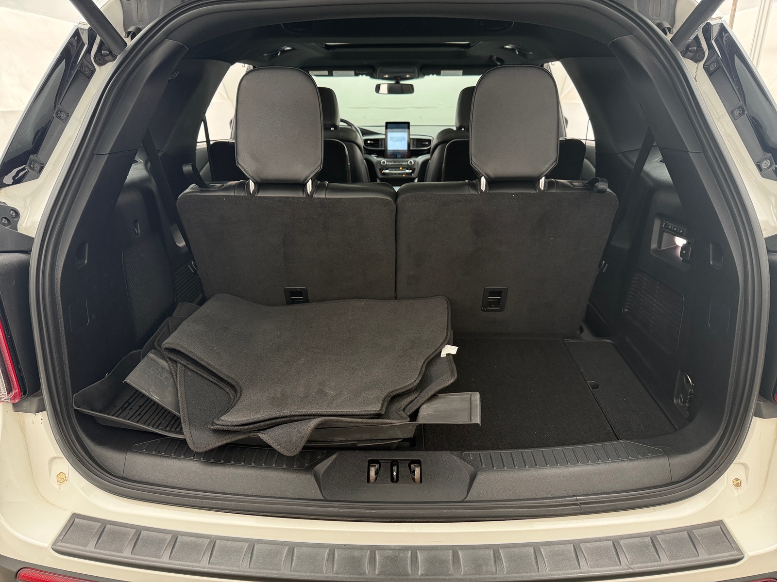 Thumbnail: 2020 Ford Explorer - 6