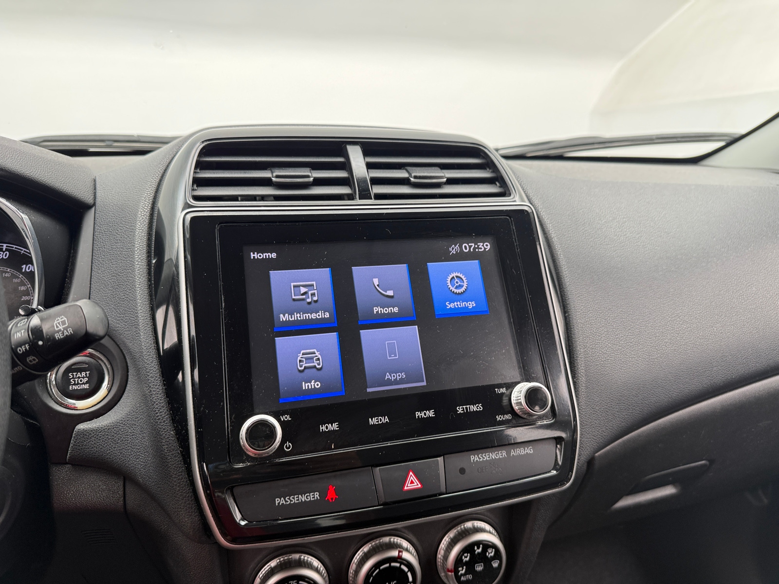 Thumbnail: 2022 Mitsubishi Outlander Sport - 3