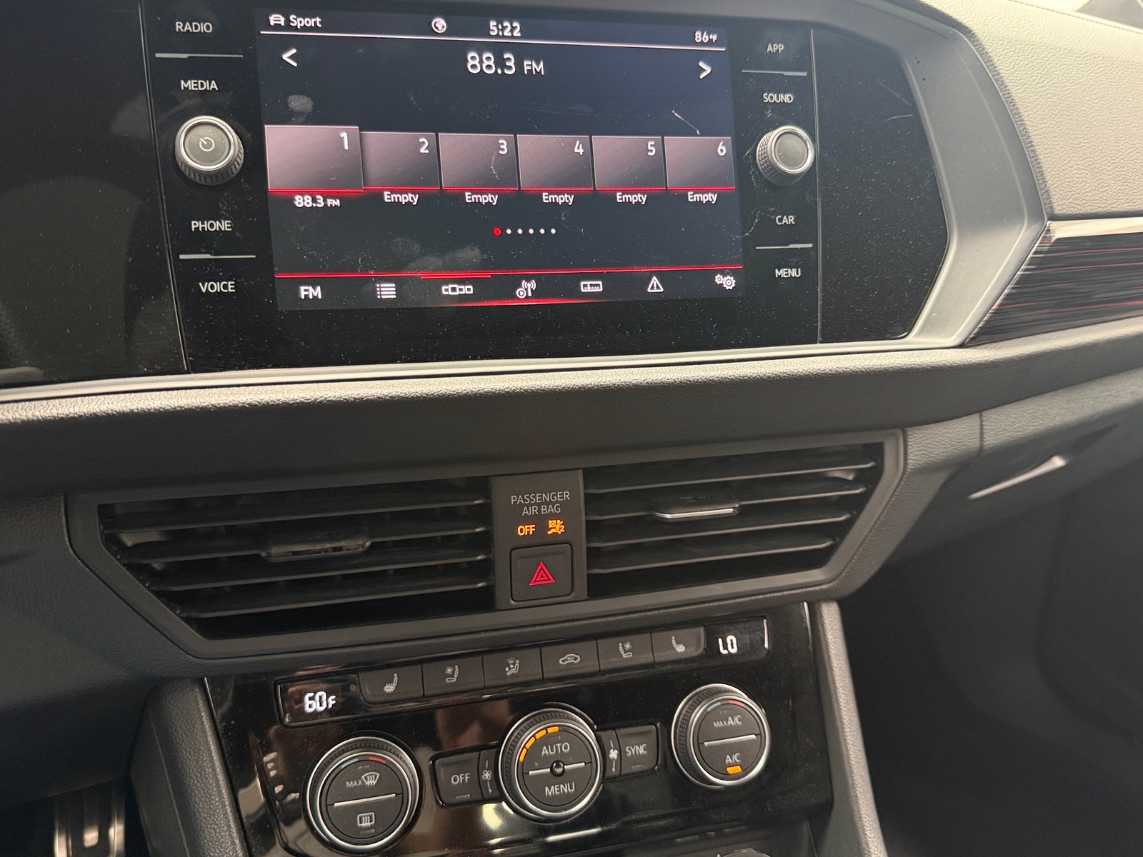 Thumbnail: 2024 Volkswagen Jetta - 3