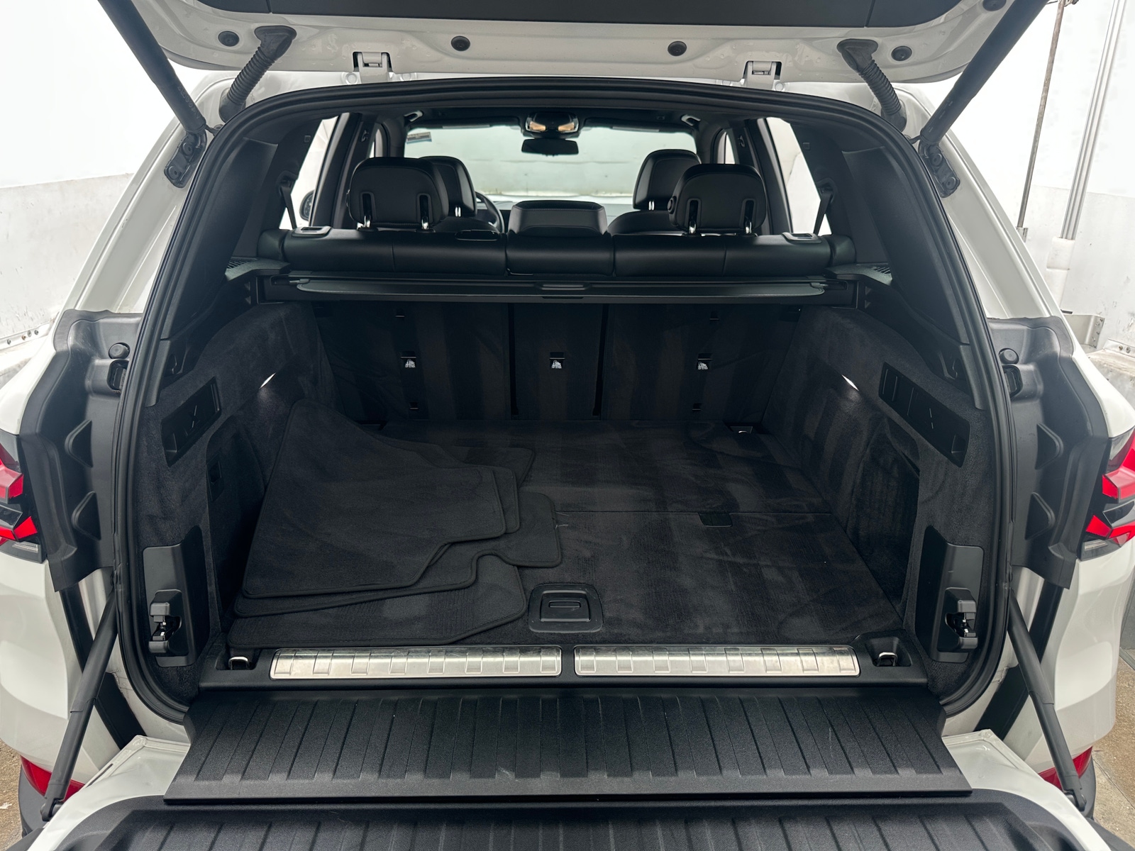 Thumbnail: 2024 BMW X5 - 6