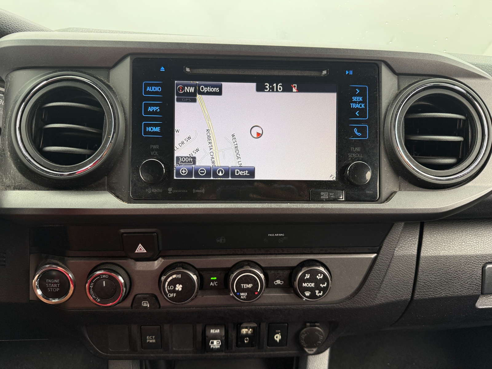 Thumbnail: 2019 Toyota Tacoma - 4