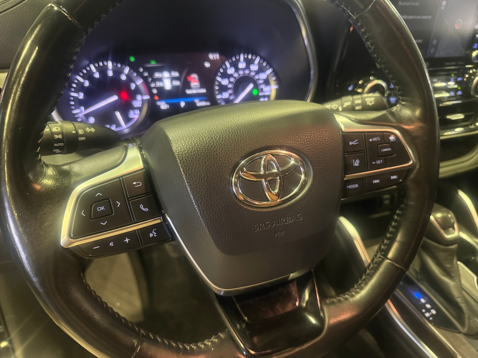 Thumbnail: 2020 Toyota Highlander - 4