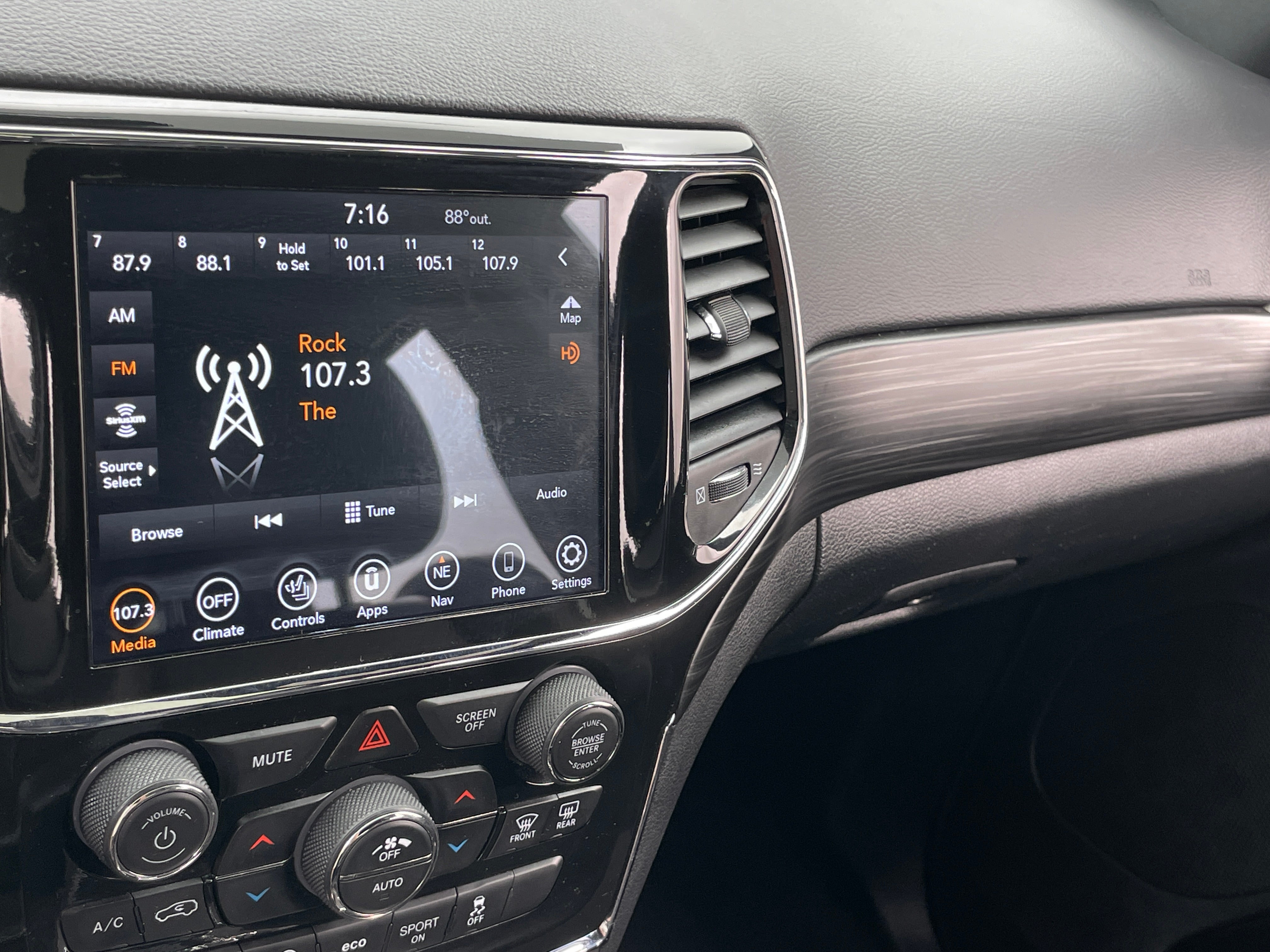 2022 Jeep Grand Cherokee WK Laredo X - Photo 17
