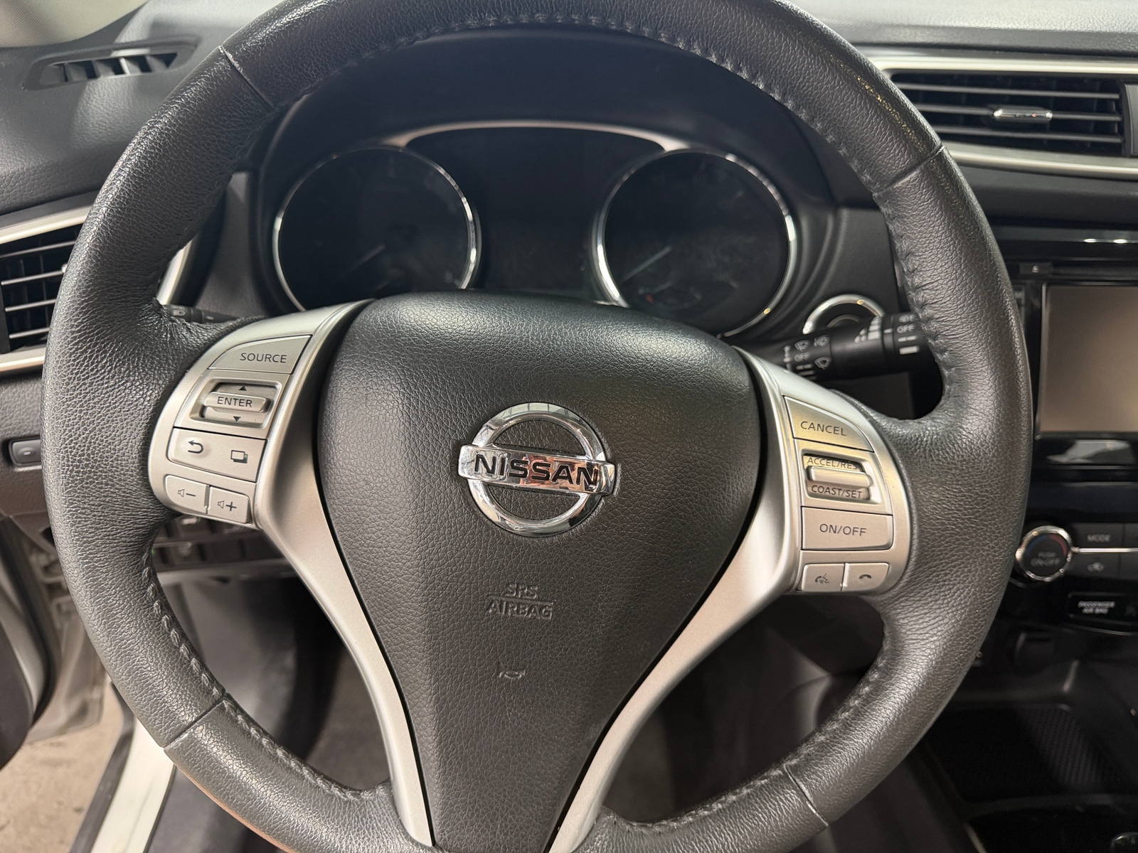 Thumbnail: 2015 Nissan Rogue - 4