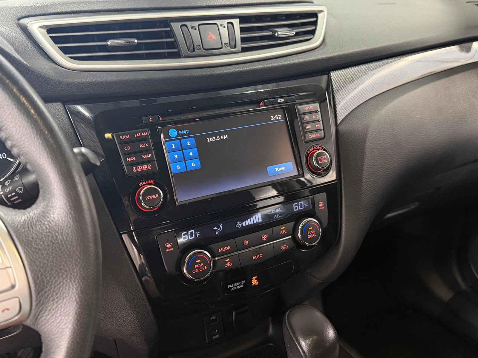 Thumbnail: 2015 Nissan Rogue - 3