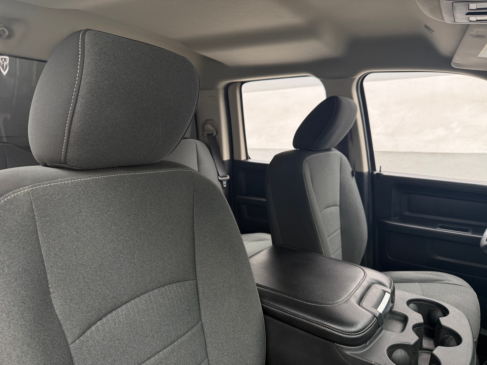 Thumbnail: 2022 RAM 1500 Classic - 2