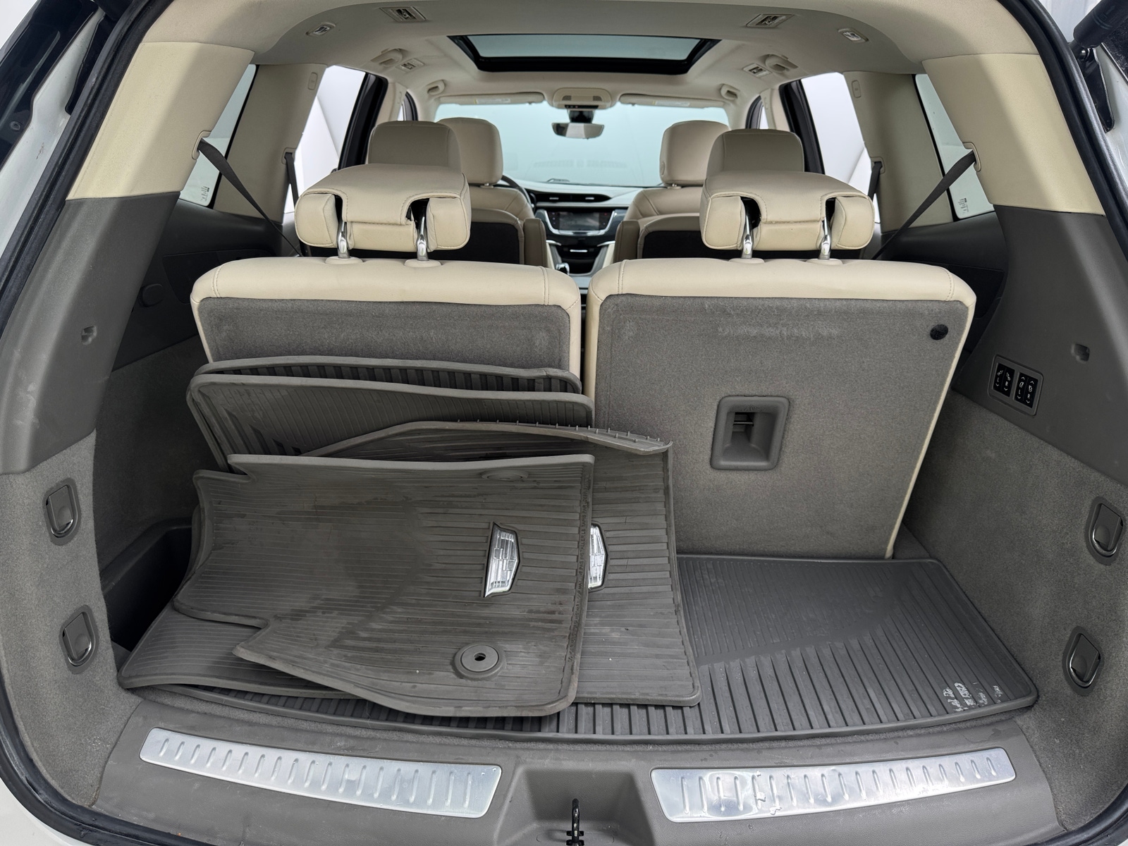 Thumbnail: 2021 Cadillac XT6 - 6
