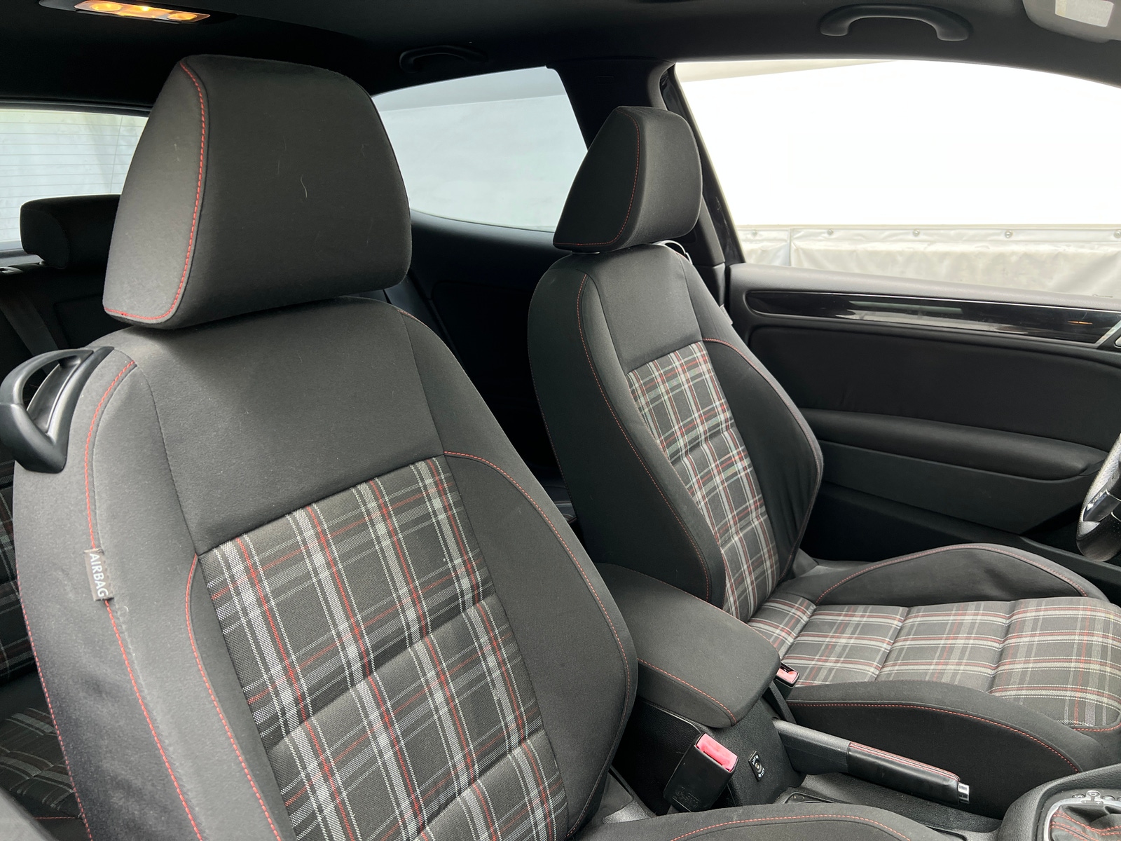 Thumbnail: 2012 Volkswagen Golf - 2