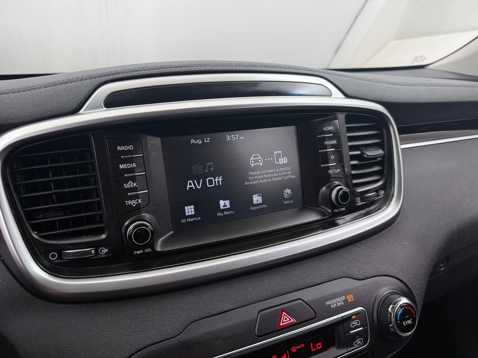 Thumbnail: 2019 Kia Sorento - 4