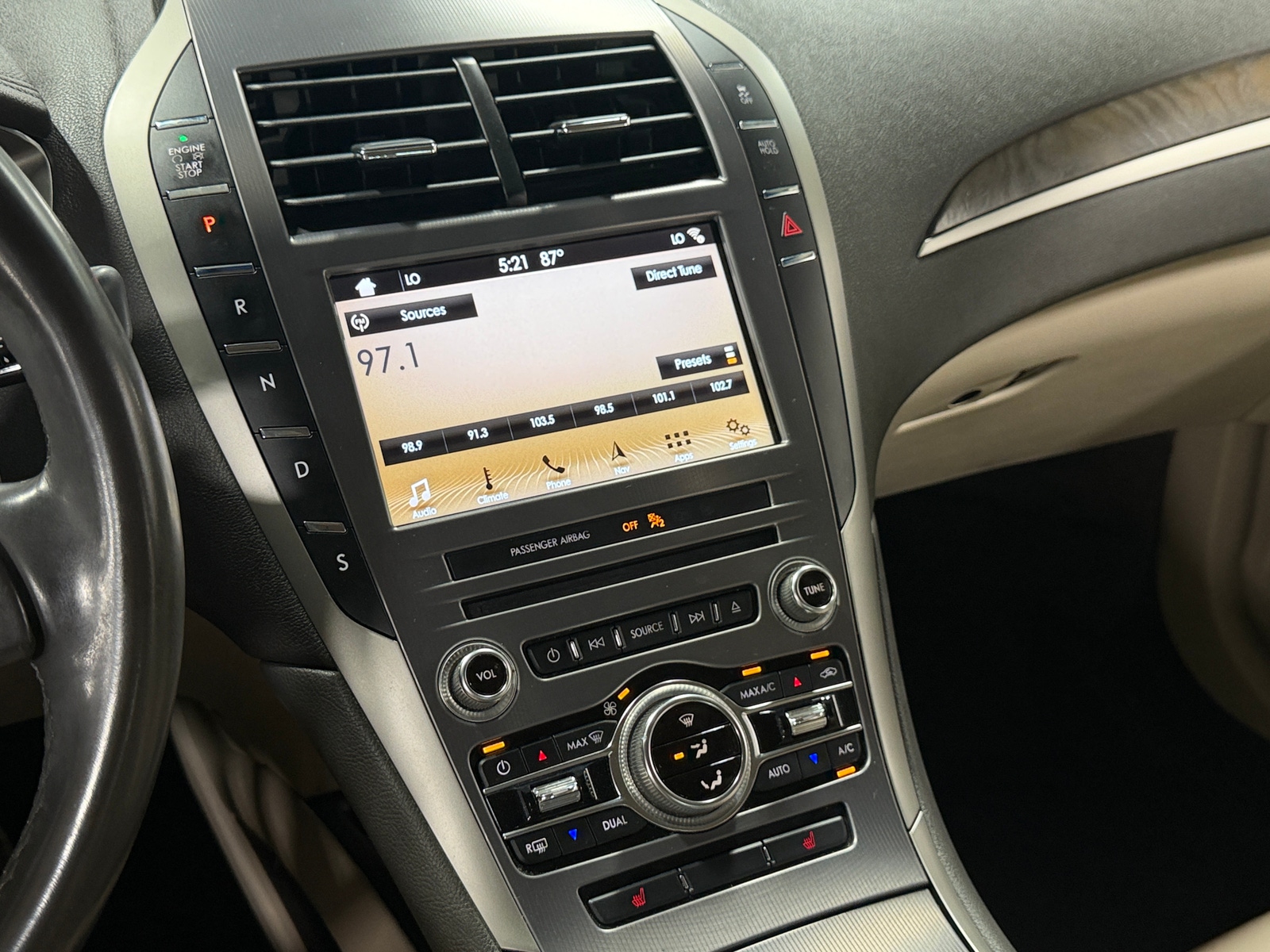 Thumbnail: 2017 Lincoln MKZ - 3