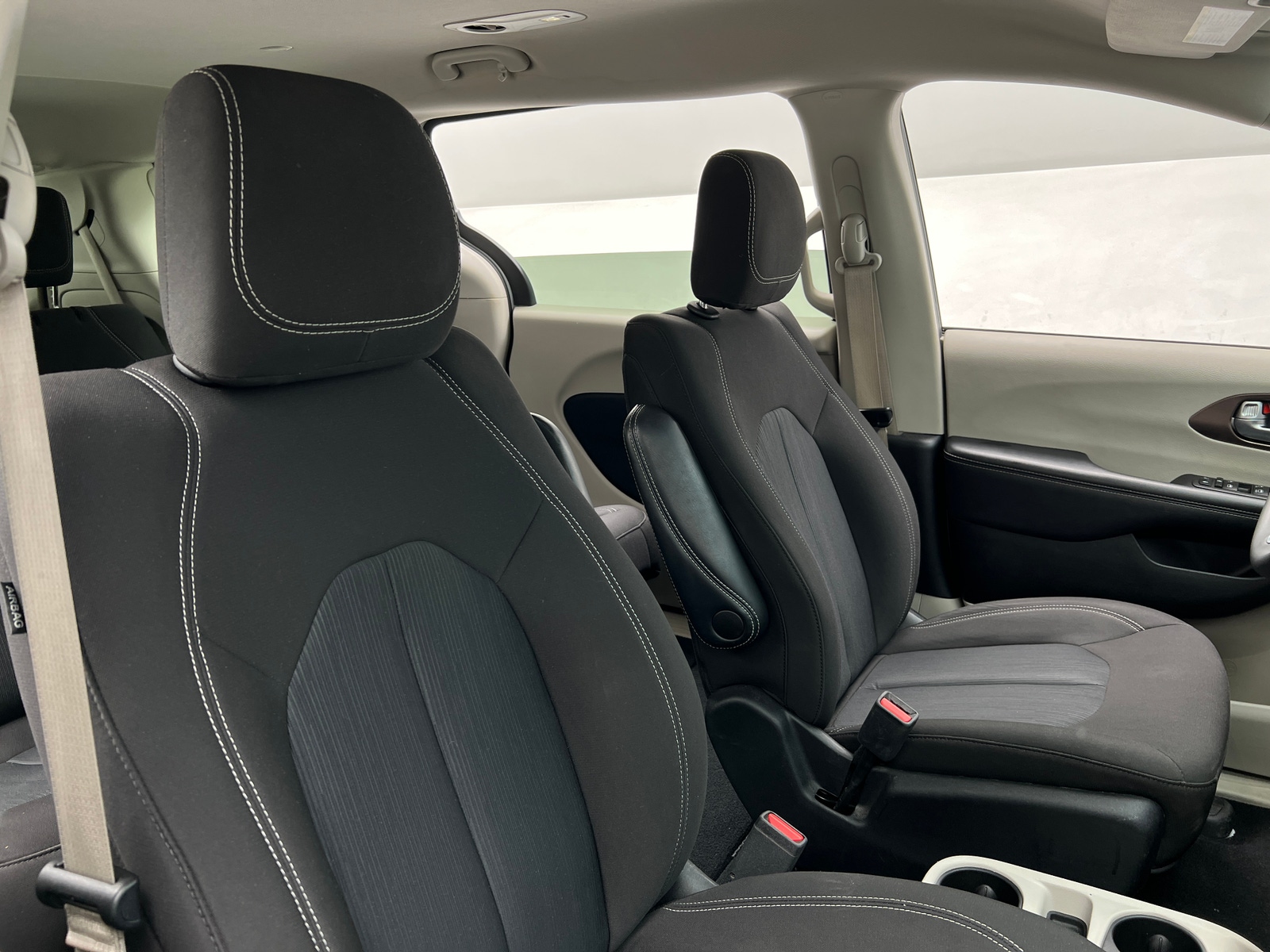 Thumbnail: 2023 Chrysler Voyager - 2