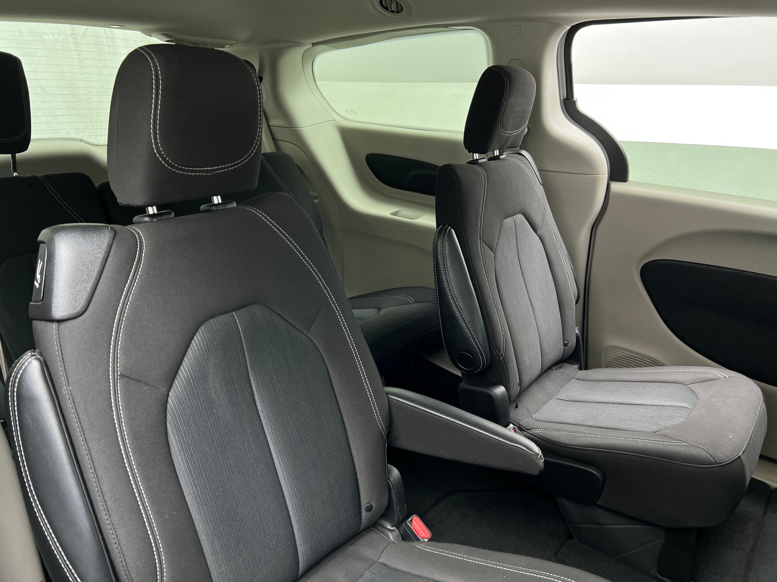 Thumbnail: 2023 Chrysler Voyager - 6