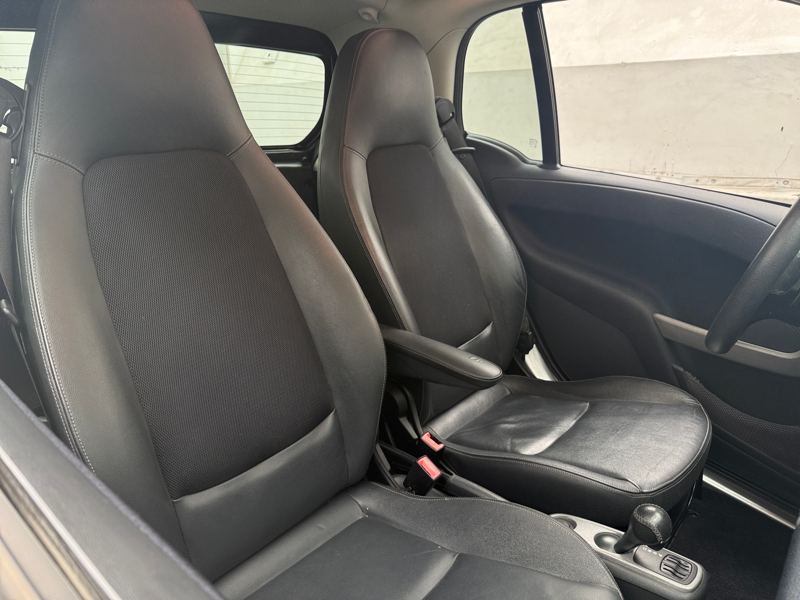 Thumbnail: 2013 smart fortwo - 2