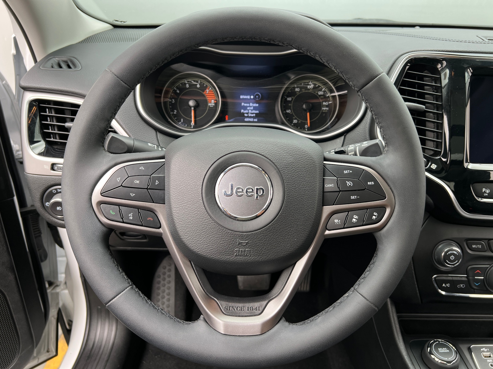 Thumbnail: 2022 Jeep Cherokee - 4