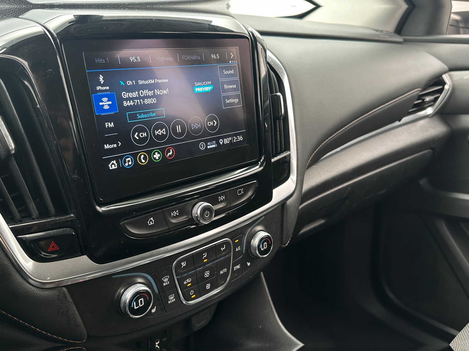 Thumbnail: 2021 Chevrolet Traverse - 4