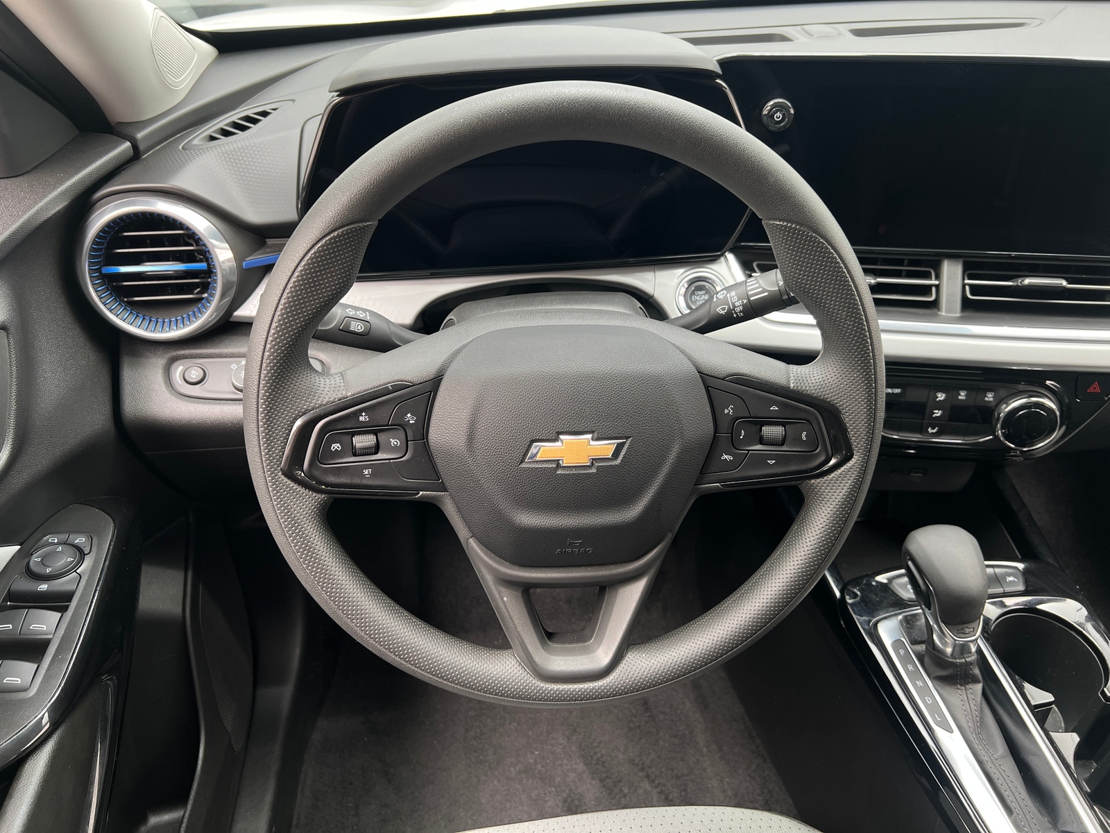 Thumbnail: 2025 Chevrolet Trax - 4