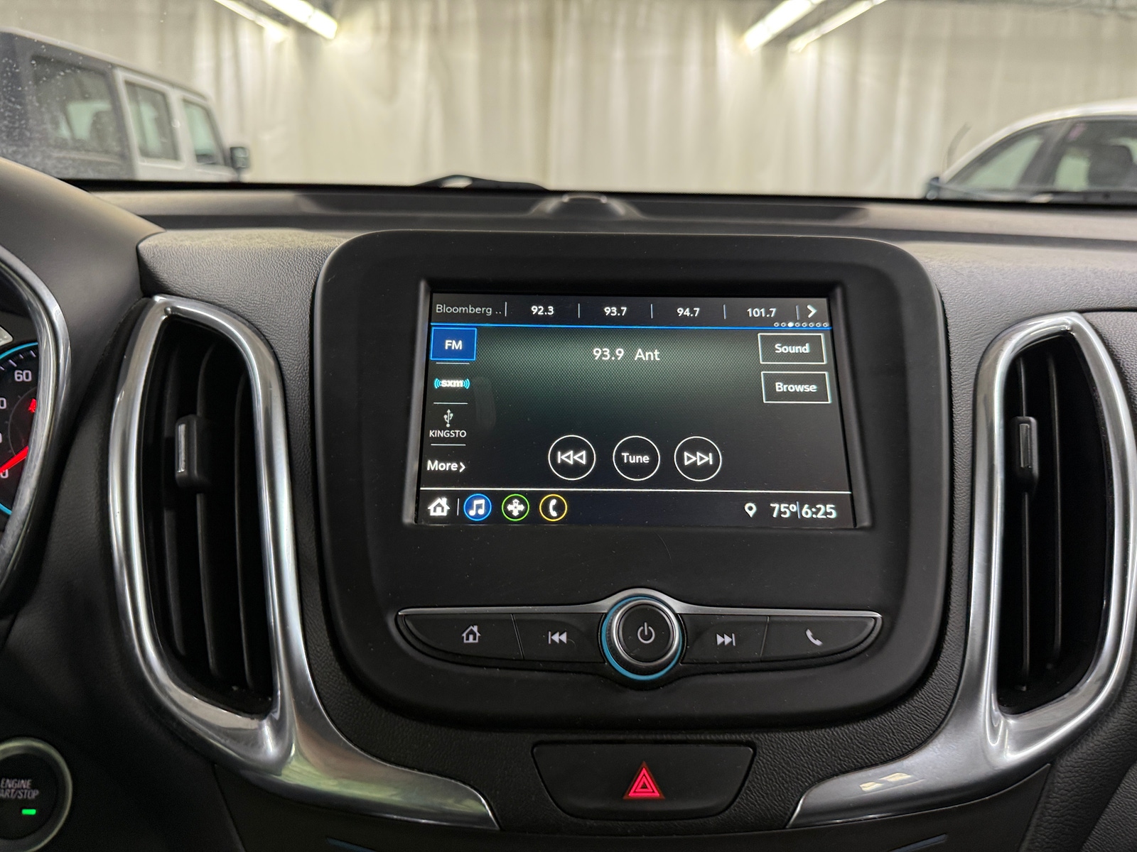 Thumbnail: 2019 Chevrolet Equinox - 4