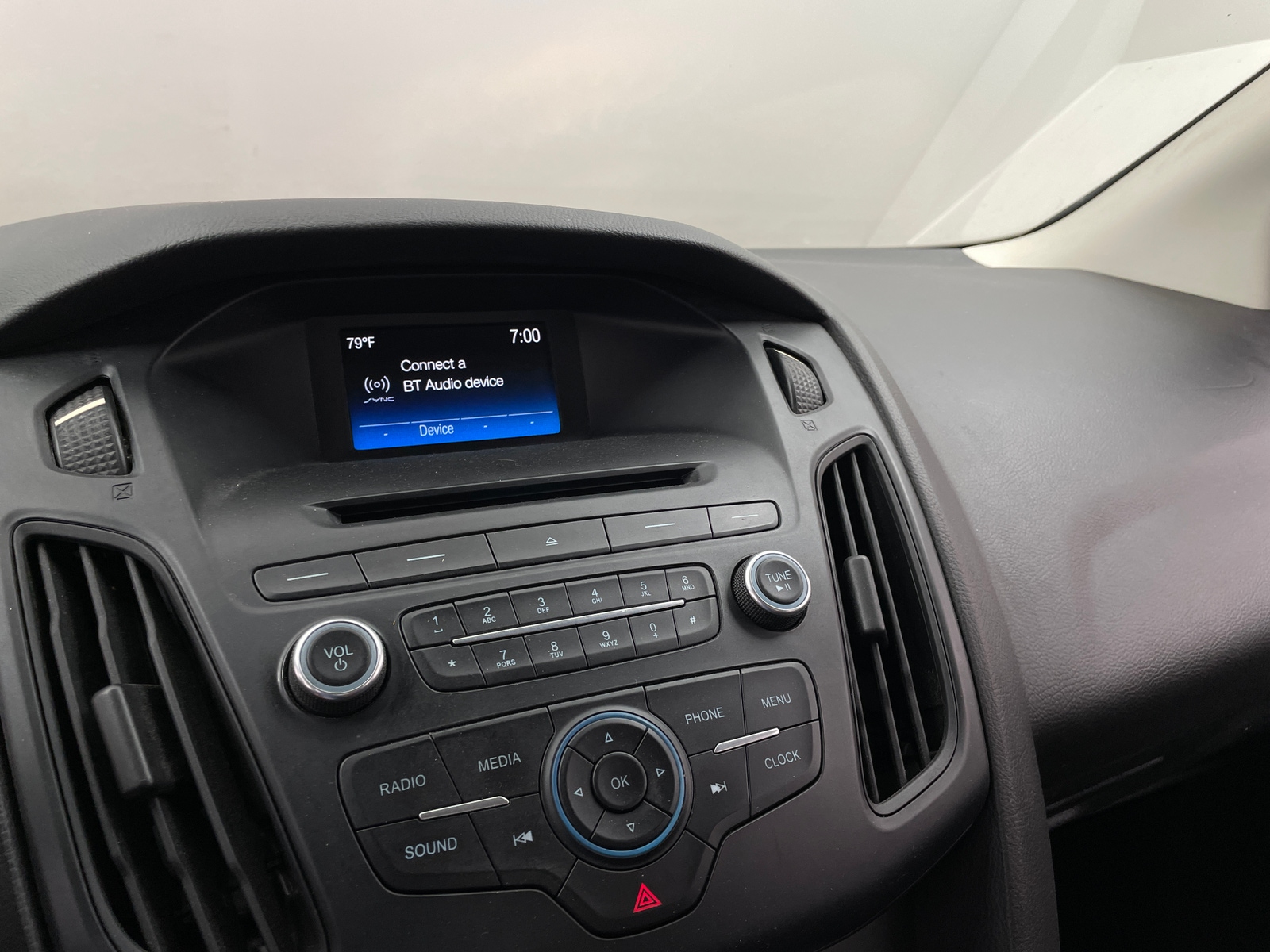 Thumbnail: 2015 Ford Focus - 4